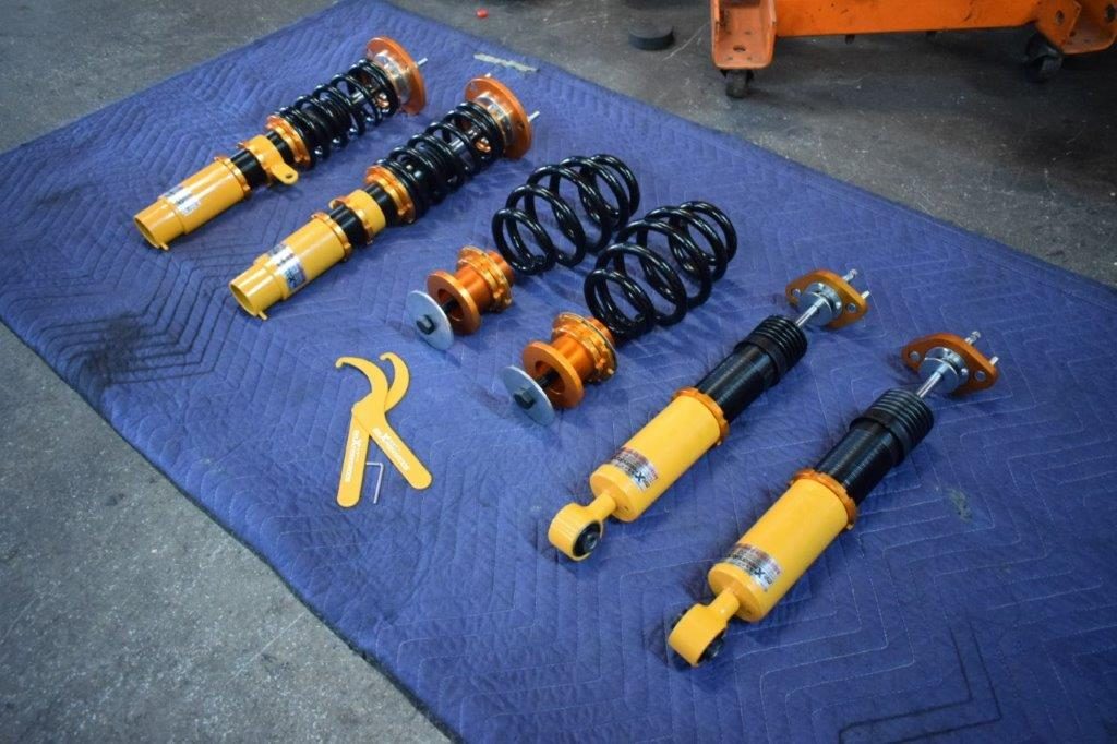 MaXpeedingRods Blog | An Automotive Blog from MaXpeedingRods - Do You Mind Lowering Your SUV？