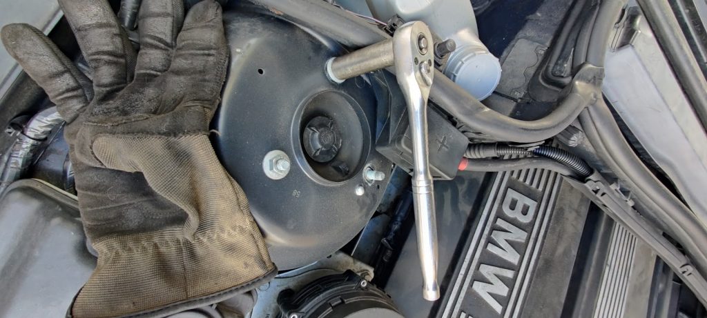 MaXpeedingRods Blog | An Automotive Blog from MaXpeedingRods - How to Install MaXpeedingRods Coilovers on A 2000 E46 323ci